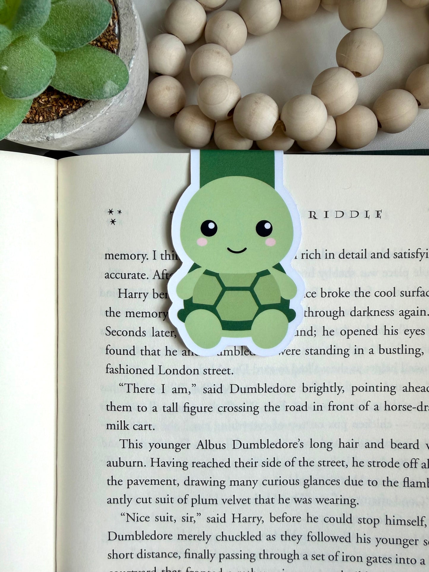 Little turtle magnetic bookmark