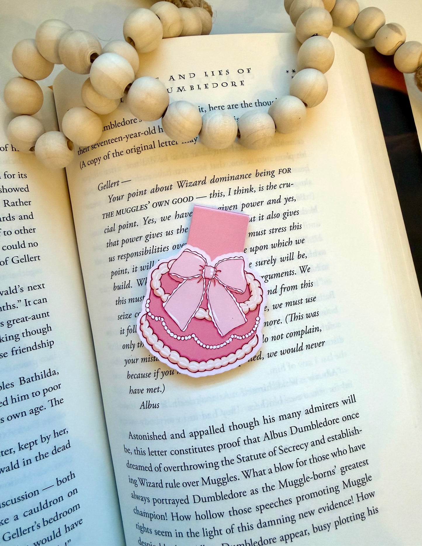 Sweet bow magnetic bookmark