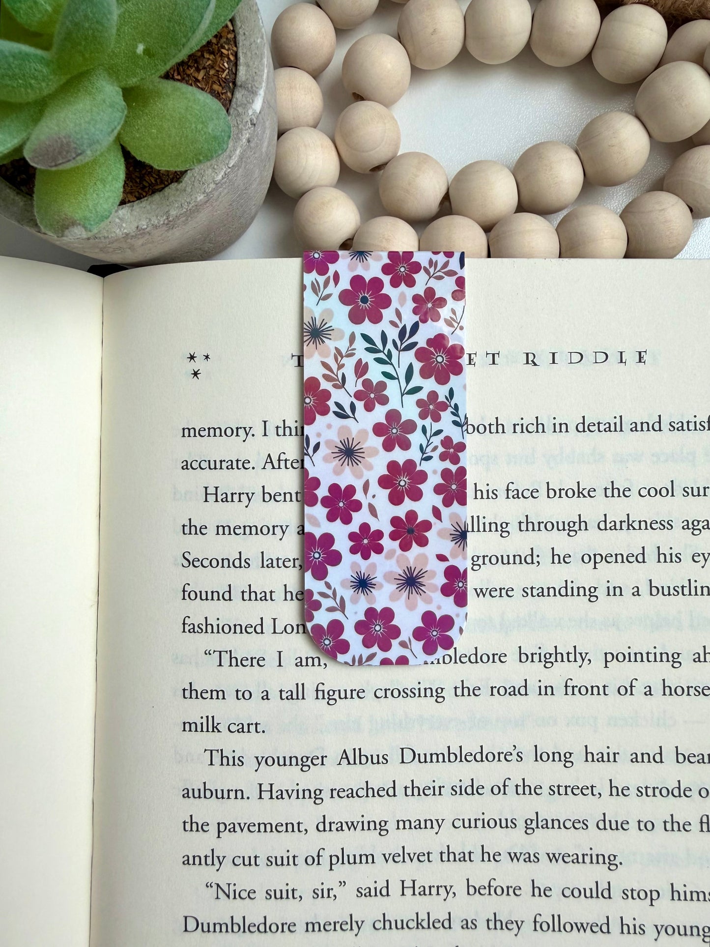 Red flowers holographic magnetic bookmark