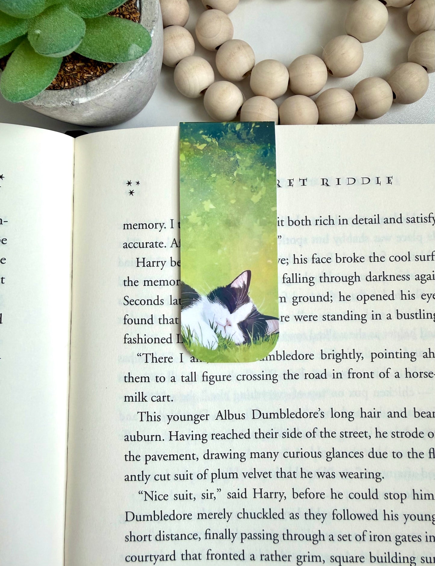 Nap cat holographic magnetic bookmark