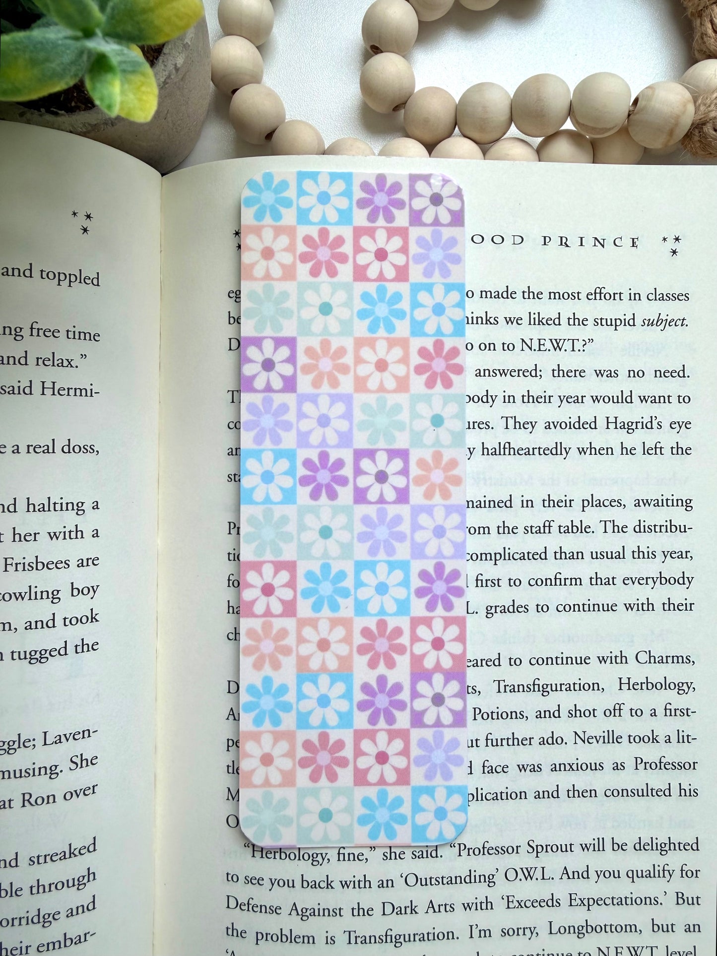 Pastel daisy pop bookmark