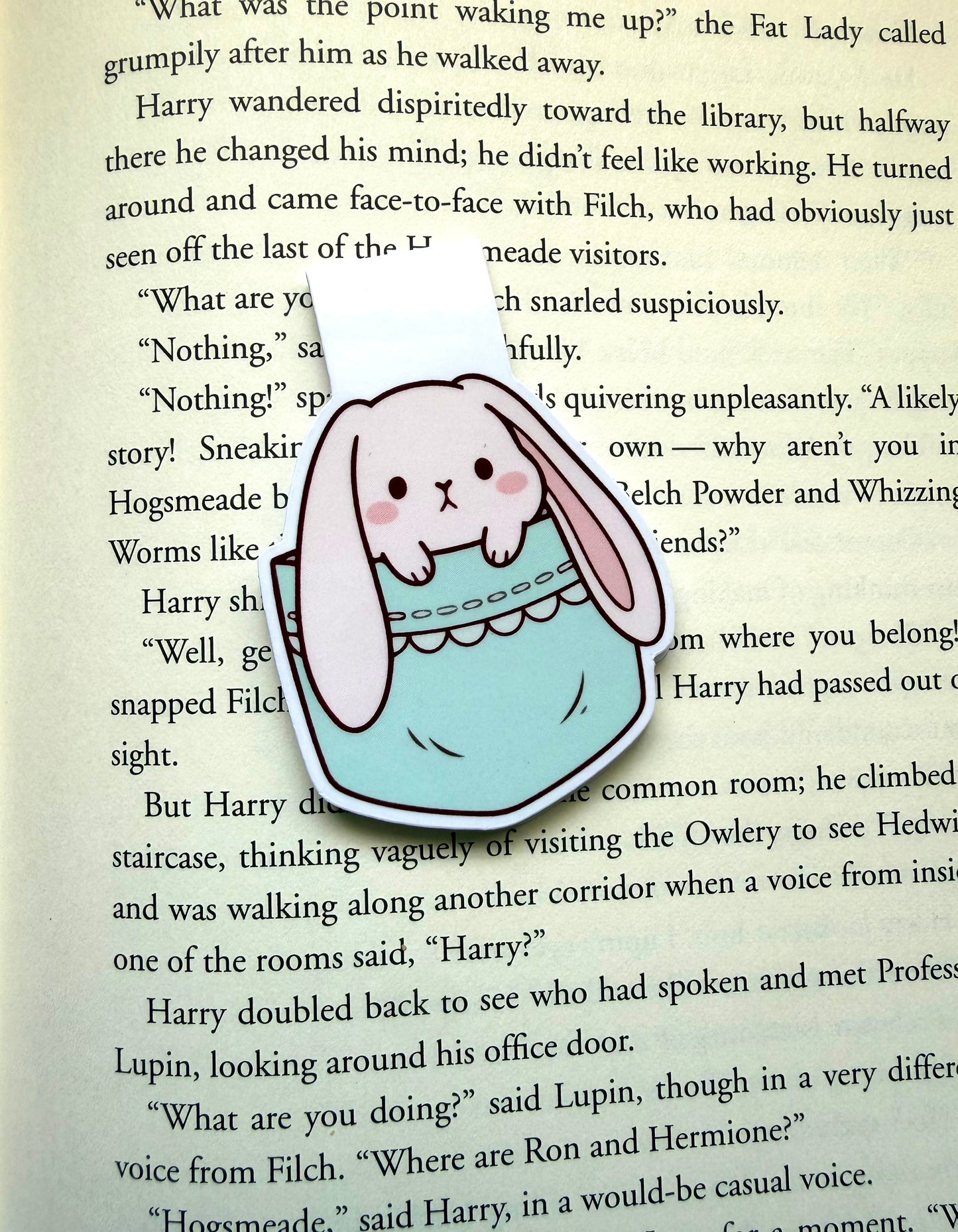 Pocket bunny magnetic bookmark