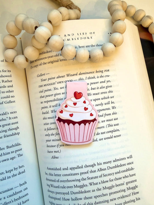 Cupid’s cupcake magnetic bookmark