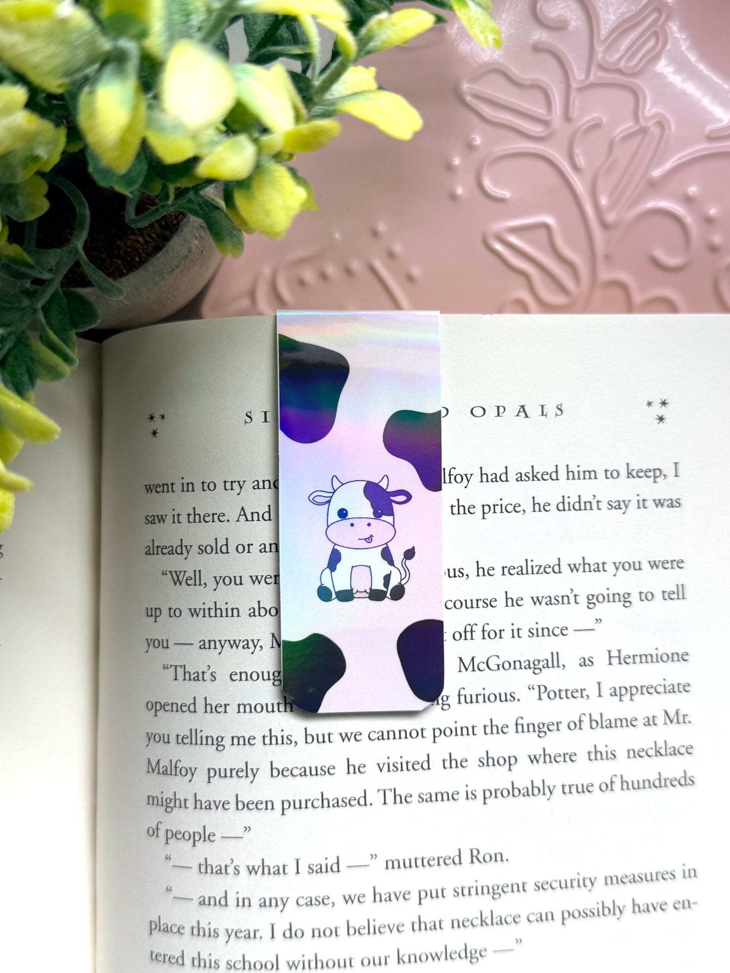 Moo holographic magnetic bookmark