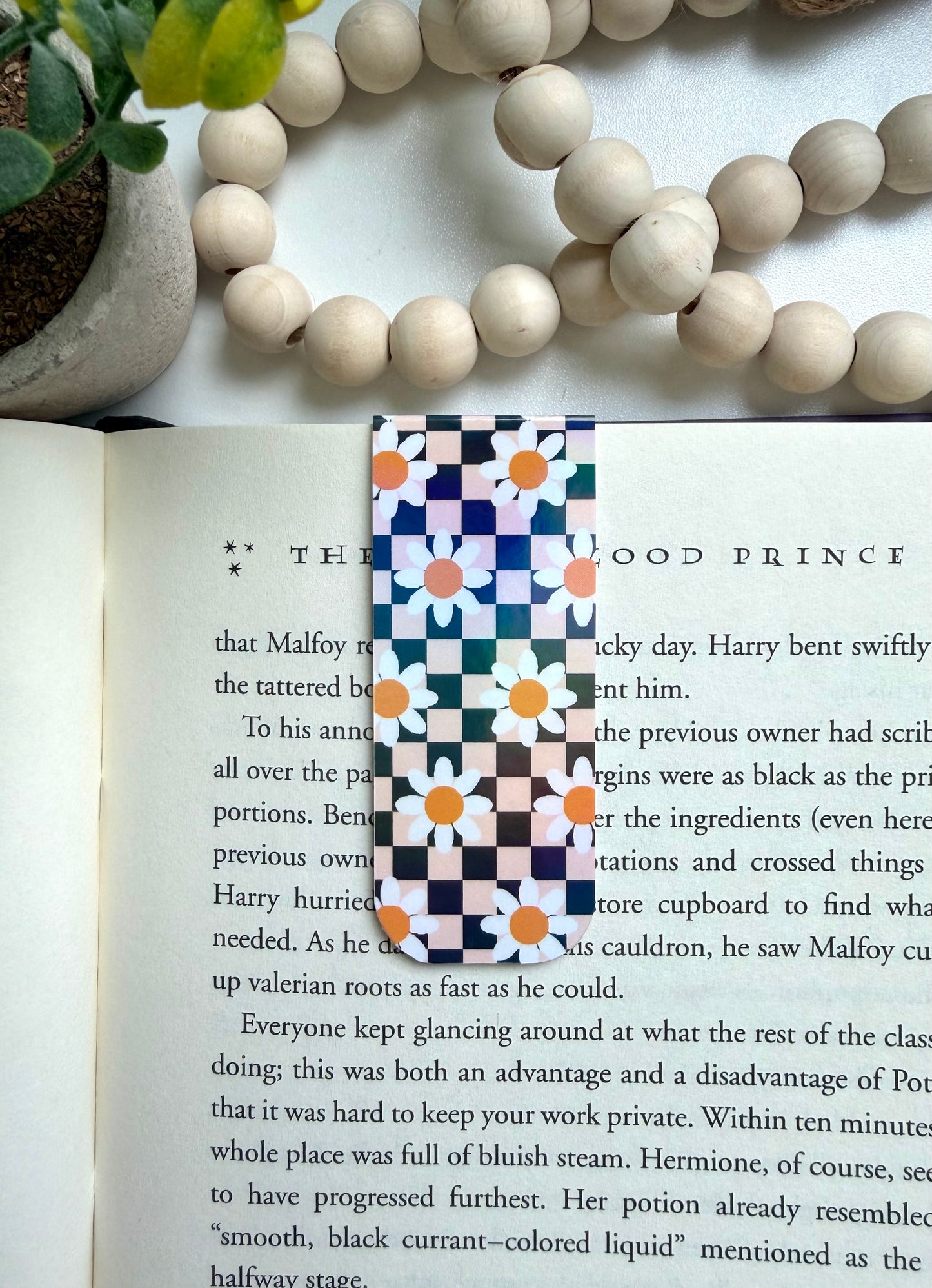 Daisy black checks holographic magnetic bookmark