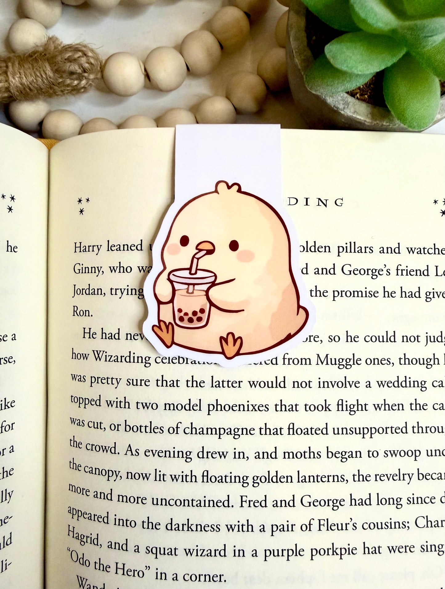 Little chic magnetic bookmark